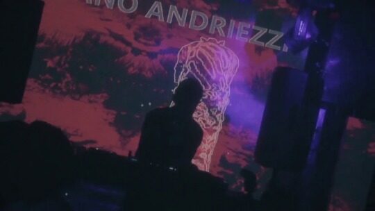 Tony Guerra — Noche en BeeClub